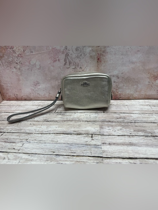Coach Handbags - Coach wristlet pouch